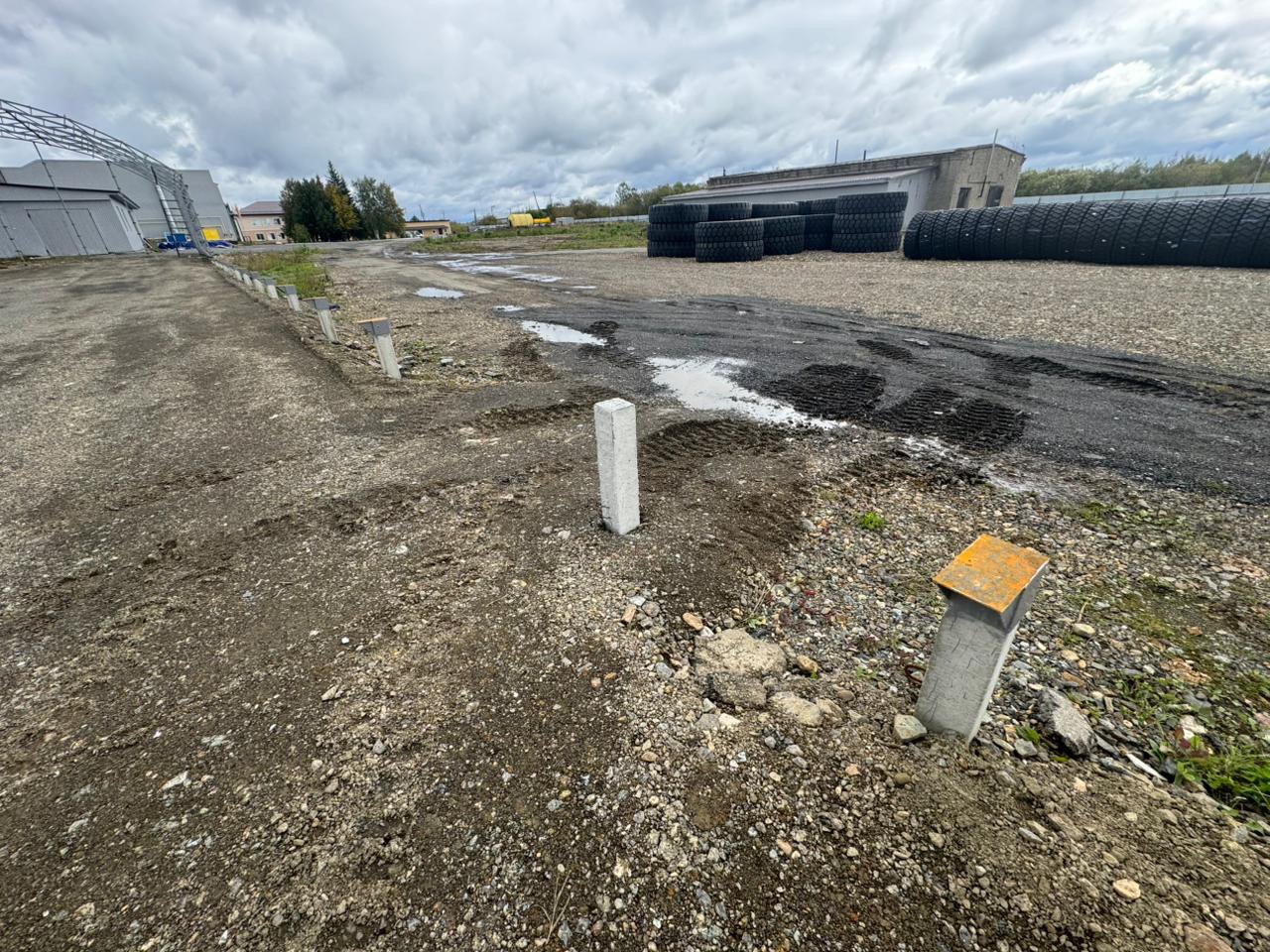 Свайное поле под ангар в Невьянске - 52 железобетонные сваи 150х150 мм после забивки