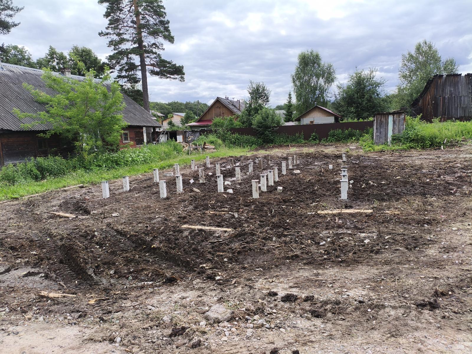 Свайное поле с оголовками под обвязку брусом для жилого дома в Соколовке Свердловской области