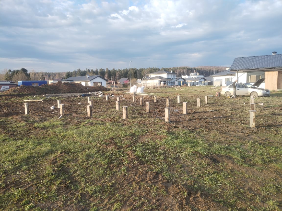 Свайное поле из 30 железобетонных свай 150х150 мм под дом из СИП-панелей в Сысертском районе возле Черданцево
