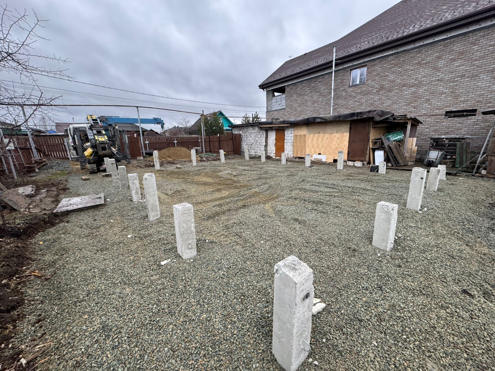 Свайное поле из 20 железобетонных свай под жилой дом в Нижнем Тагиле