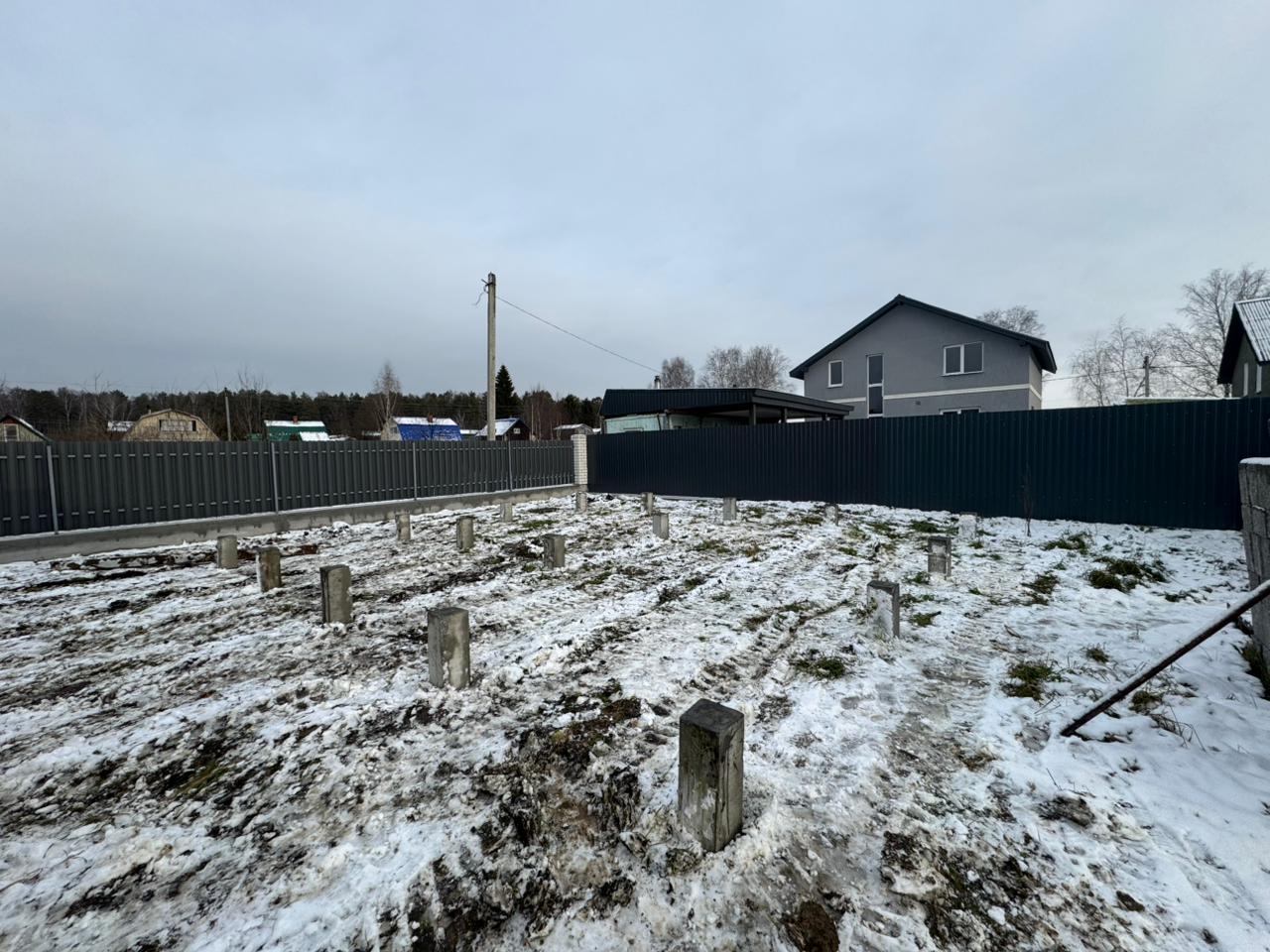 Готовый свайный фундамент под жилой дом из пеноблока в Верхней Пышме, 17 ЖБ свай С40.20