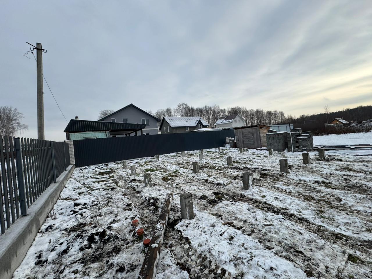 Свайное поле из 17 железобетонных свай 200х200 мм под дом в ДНТ Зайково, Верхняя Пышма, ноябрь 2024