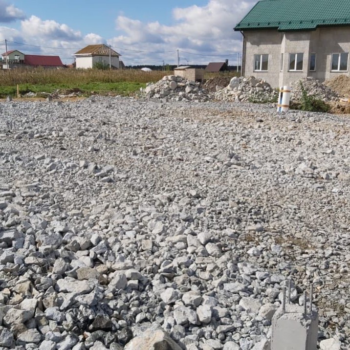 Забивка ЖБ свай — 61 сваю С50.15 в Полеводстве